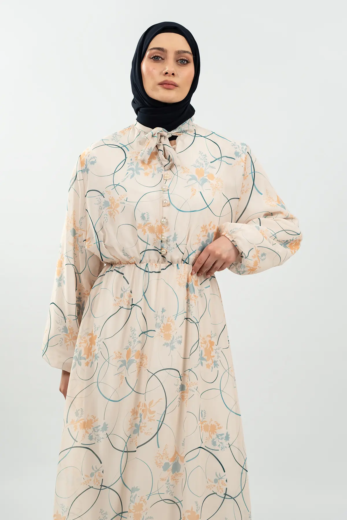 Çiçek Desenli Krem Tesettür Elbise-detail