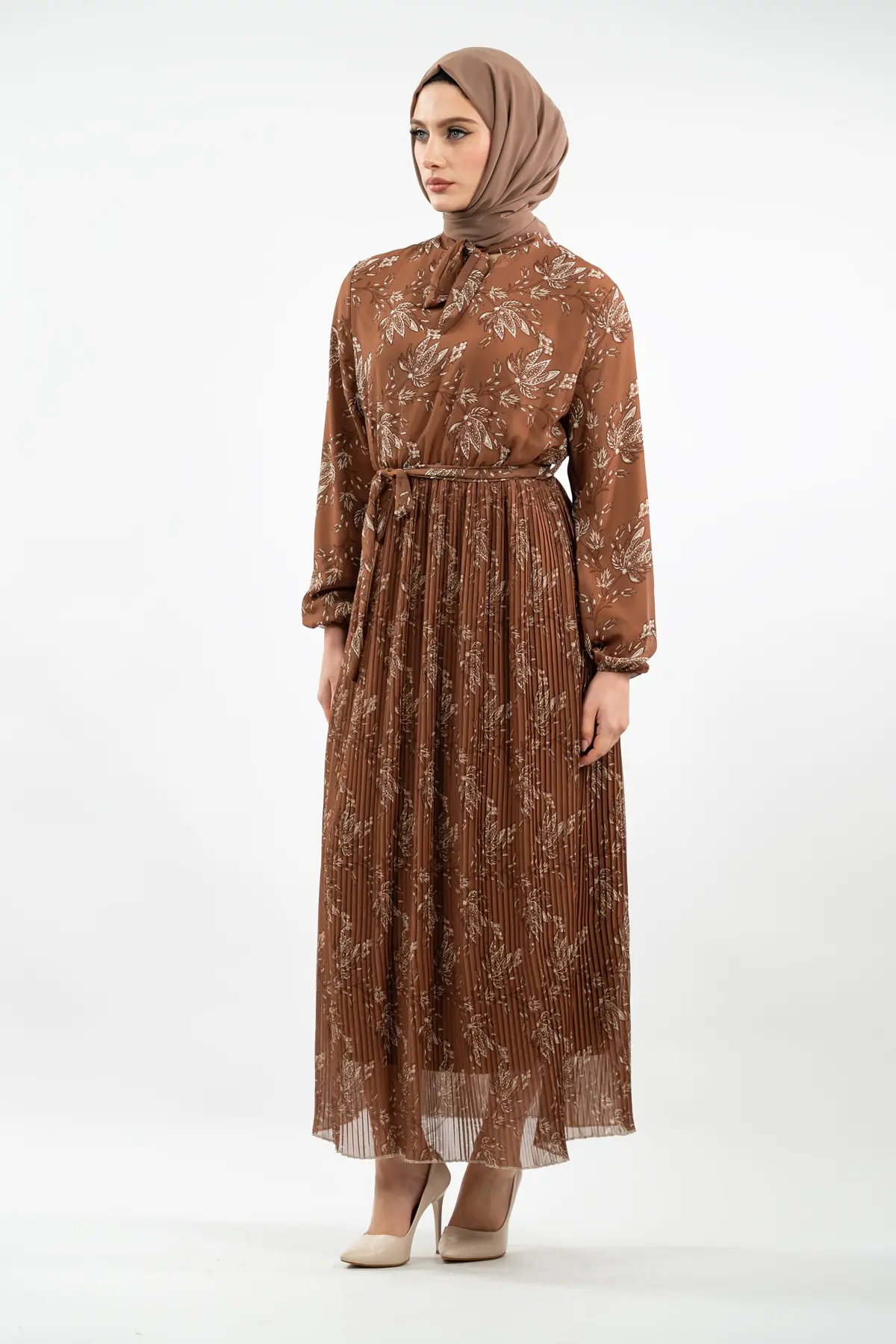Çiçek Desenli Pileli Kahverengi Tesettür Elbise-detail