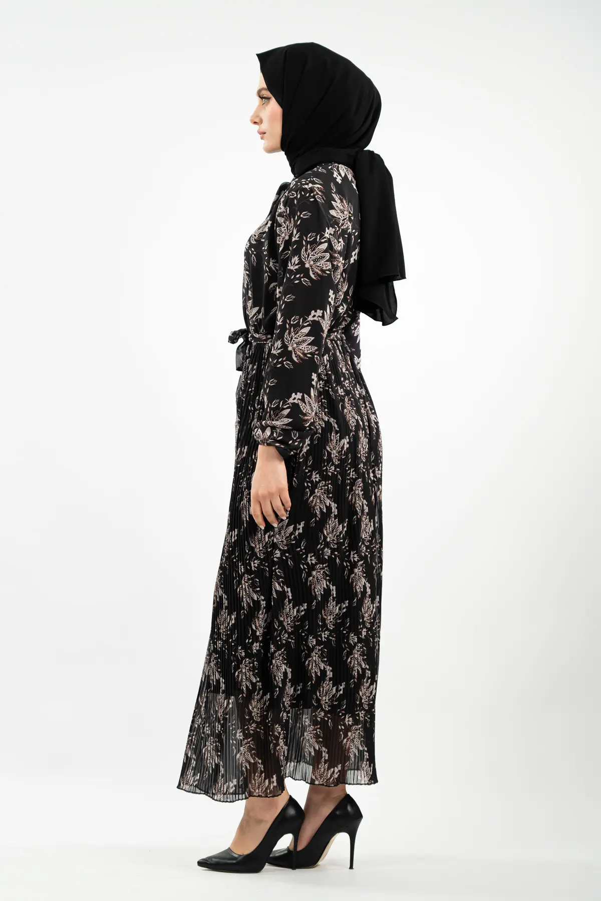 Çiçek Desenli Pileli Siyah Tesettür Elbise-detail