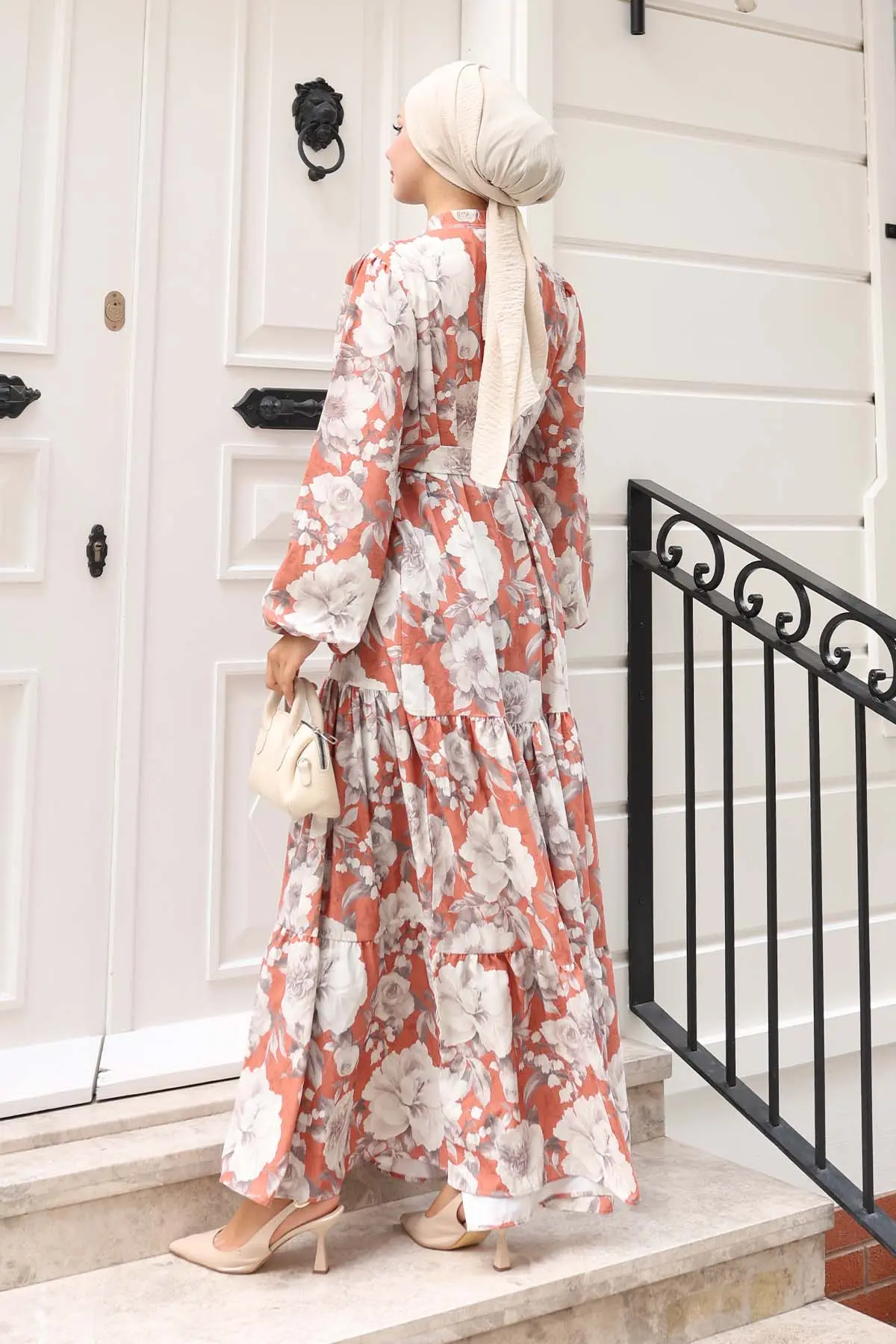 Çiçek Desenli Tesettür Elbise-detail