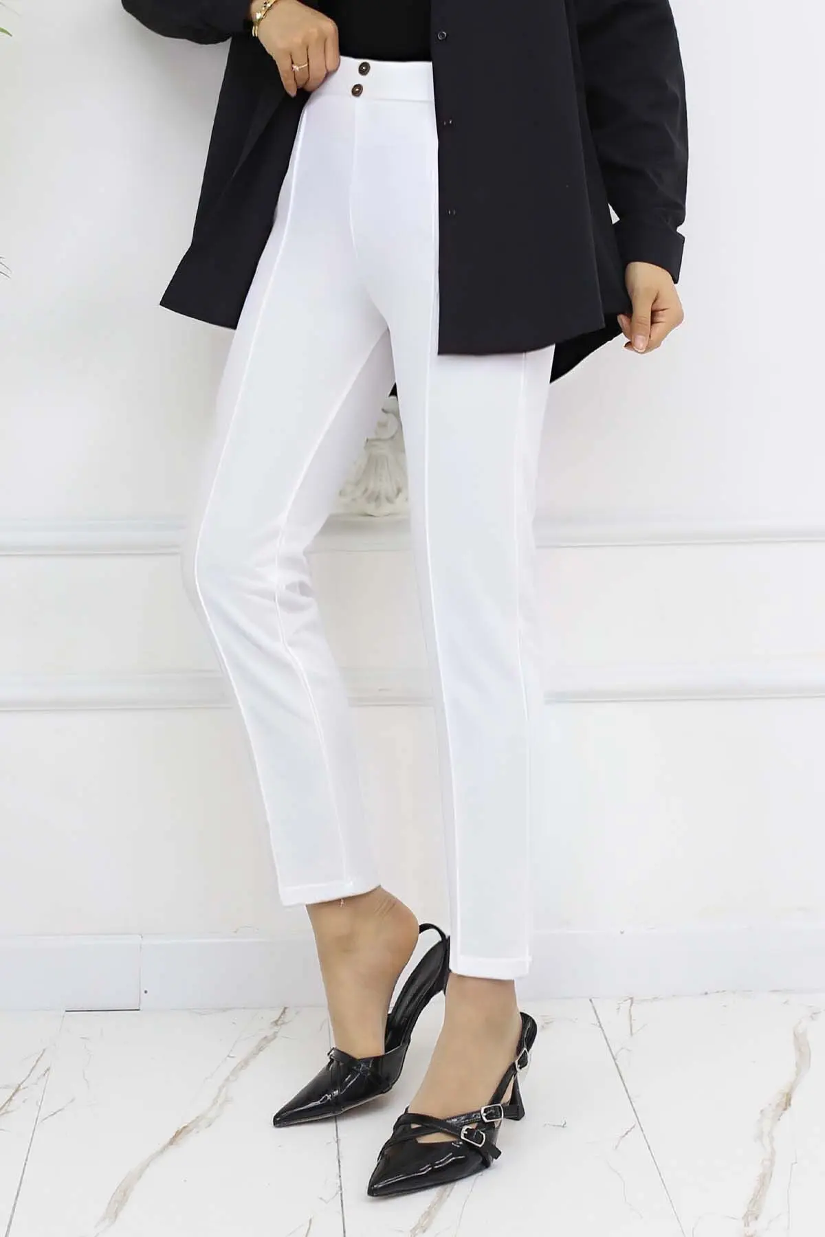 Çift Düğme Detaylı Cepli Havuç Pantolon Beyaz 3045-detail