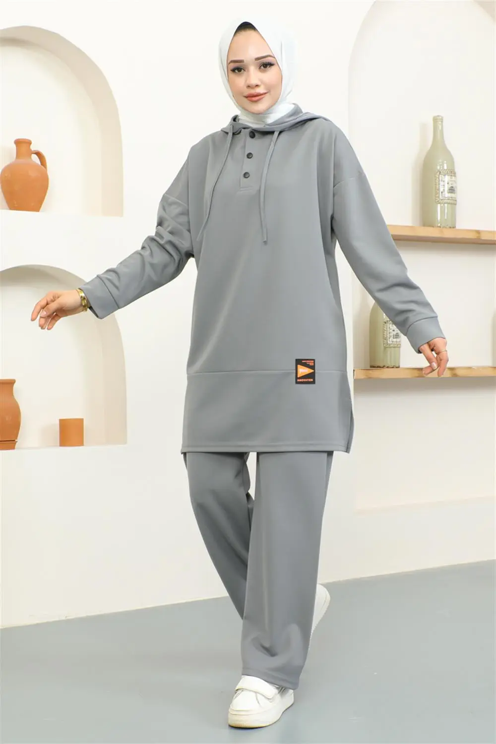 Snapback Sports Suit-detail