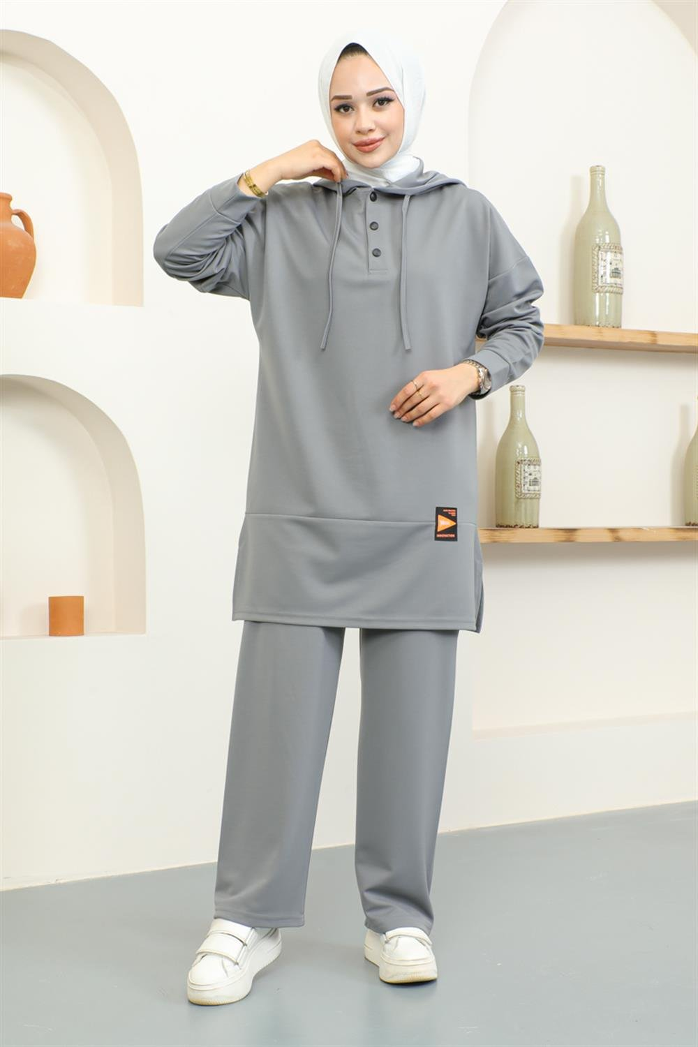 Snapback Sports Suit