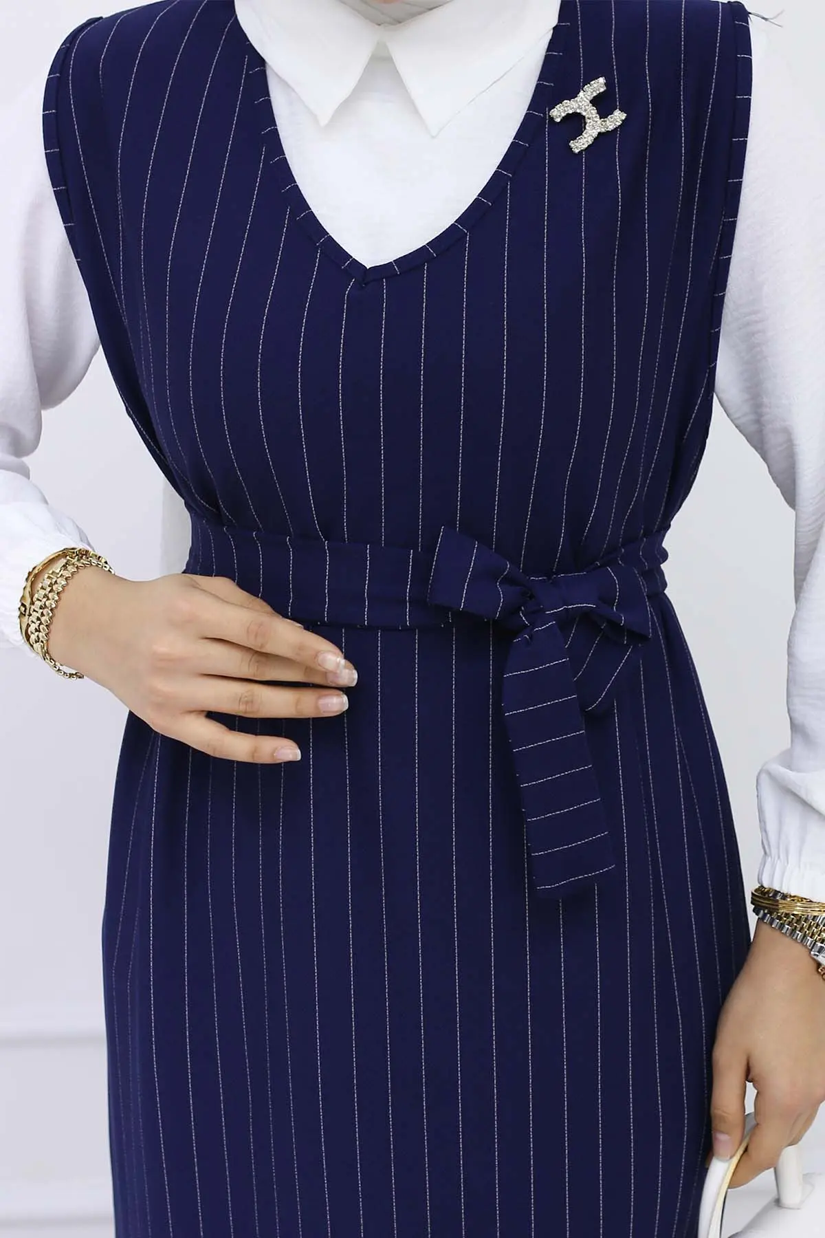 Stripe Detailed Brooch Dress-detail