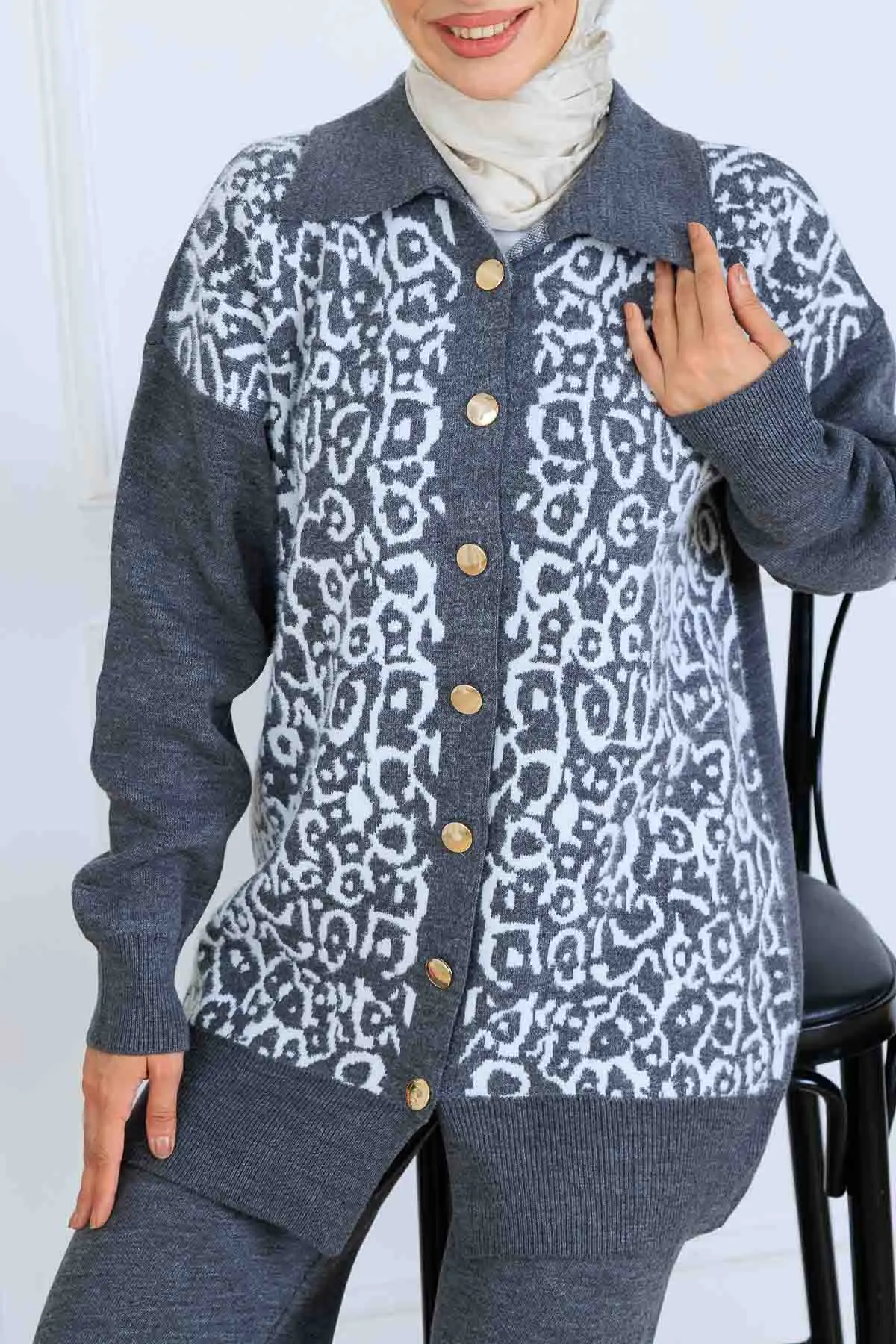 Desenli Düğme Detaylı Triko Takım-detail