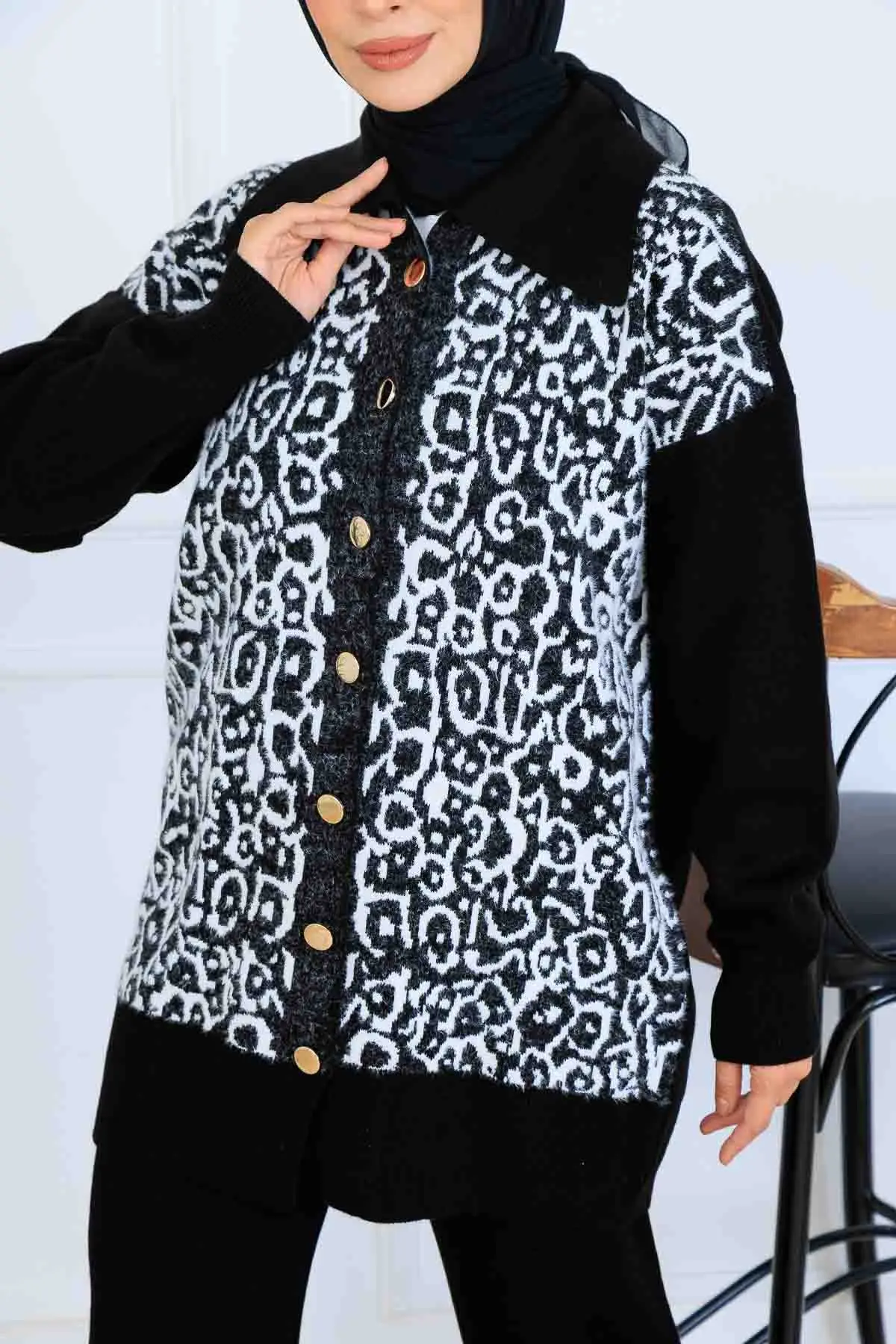 Desenli Düğme Detaylı Triko Takım-detail