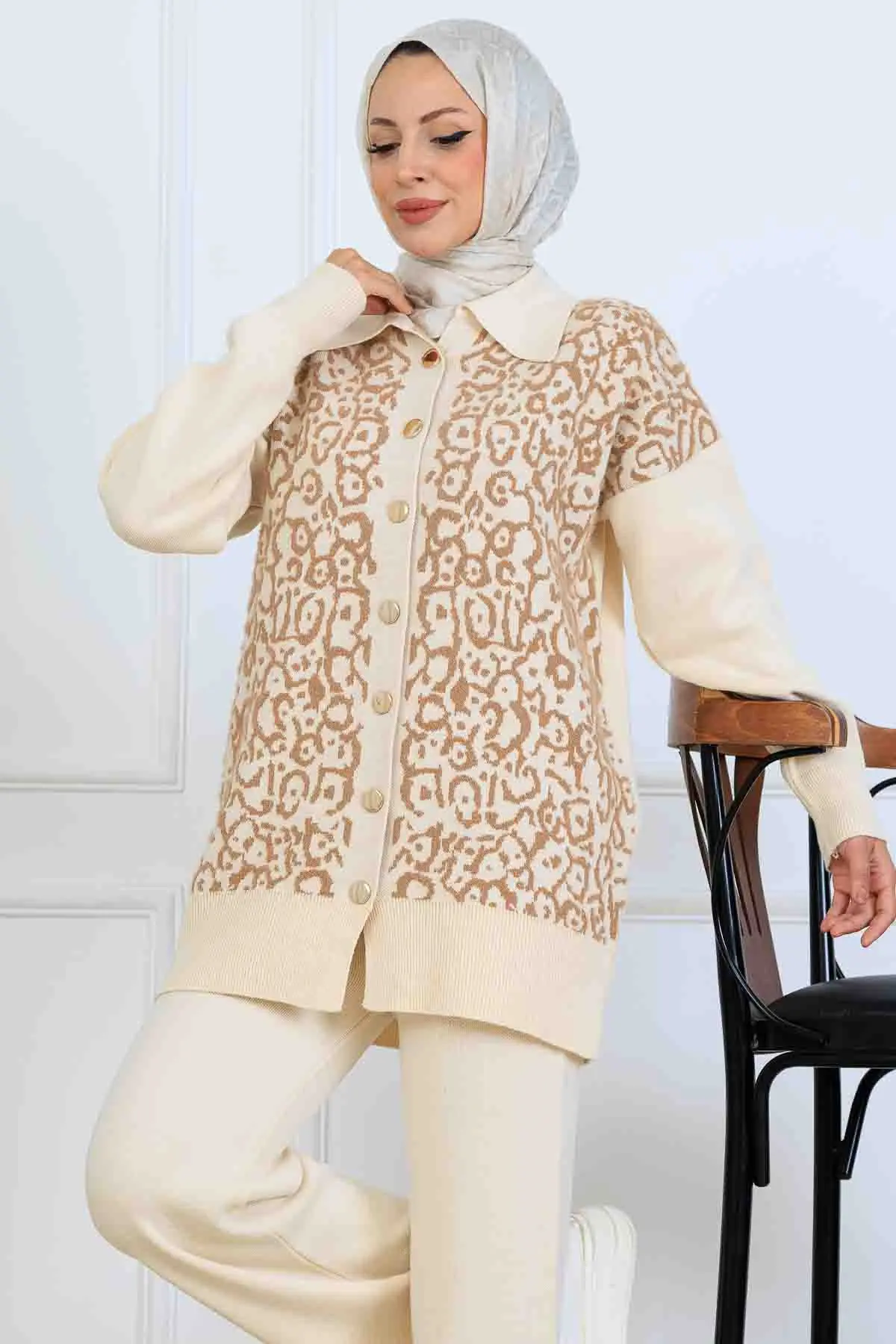 Desenli Düğme Detaylı Triko Takım-detail