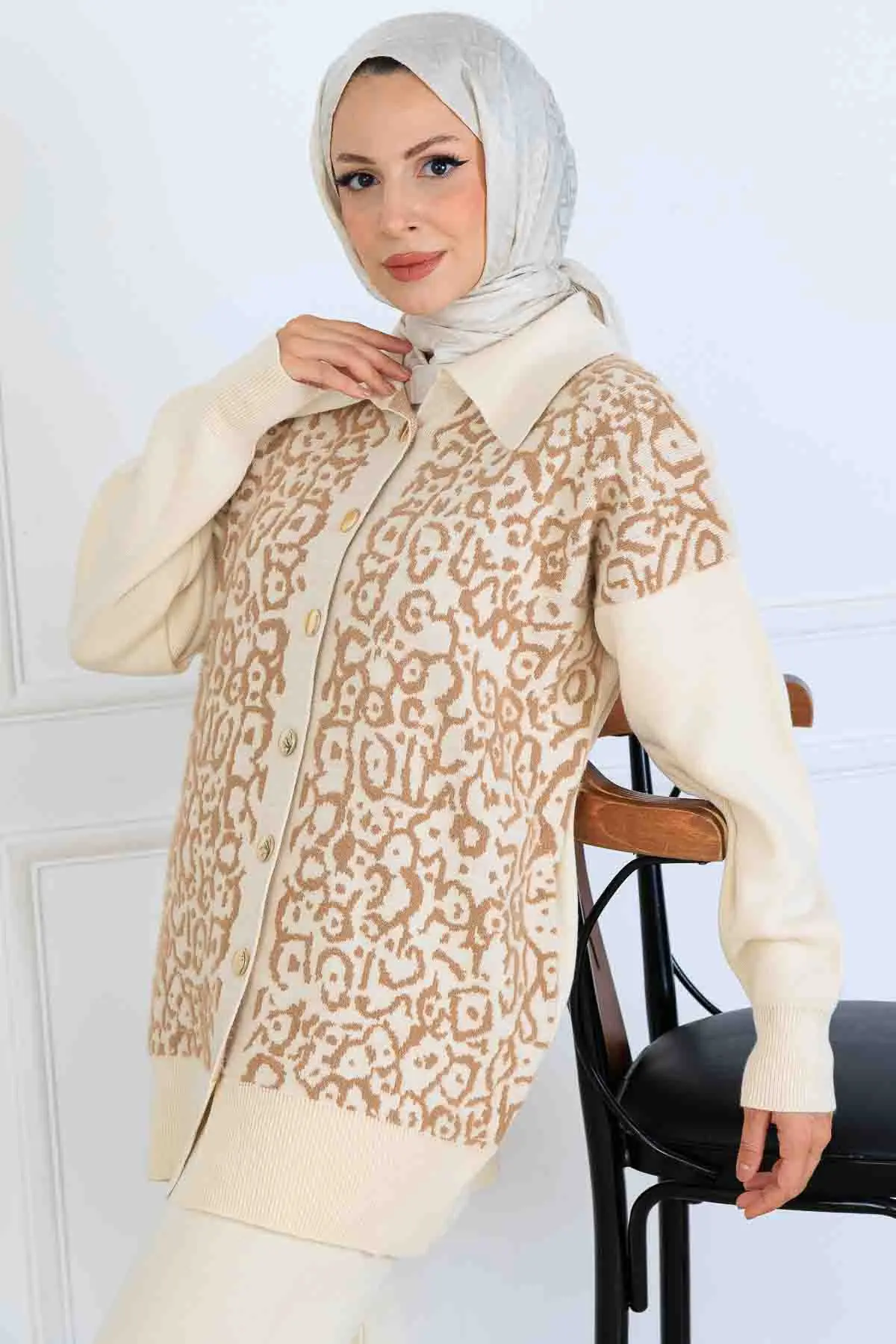 Desenli Düğme Detaylı Triko Takım-detail