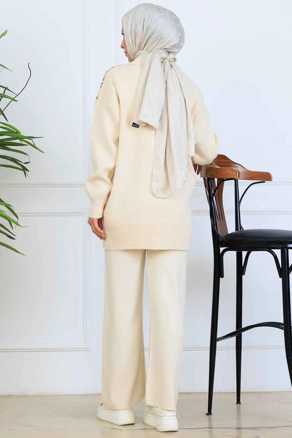 Desenli Düğme Detaylı Triko Takım-detail