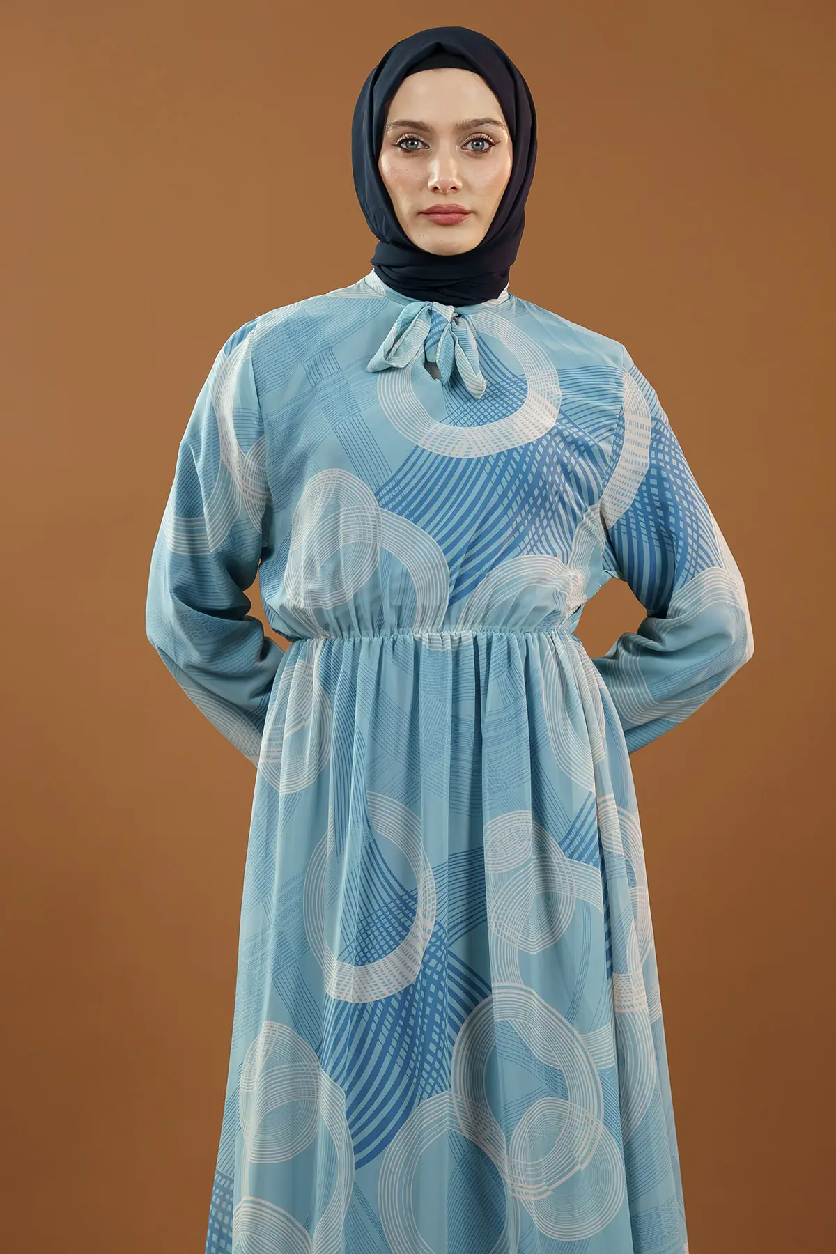 Desenli Kemerli Mavi Tesettür Elbise-detail
