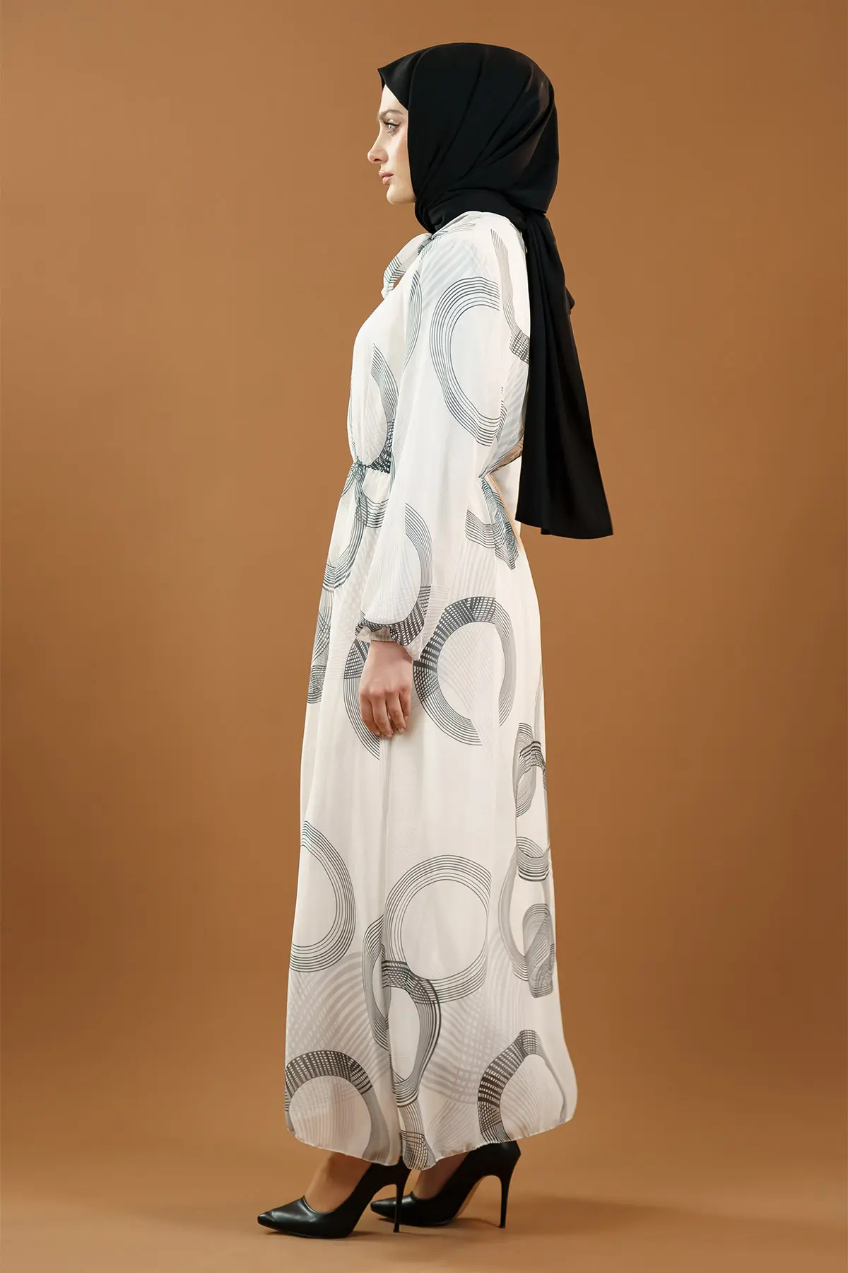 Desenli Kemerli Tesettür Elbise-detail