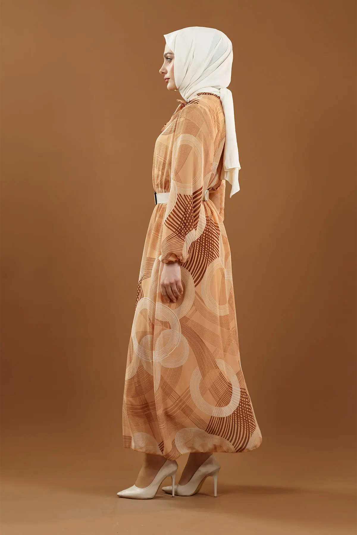 Desenli Kemerli Tesettür Elbise-detail