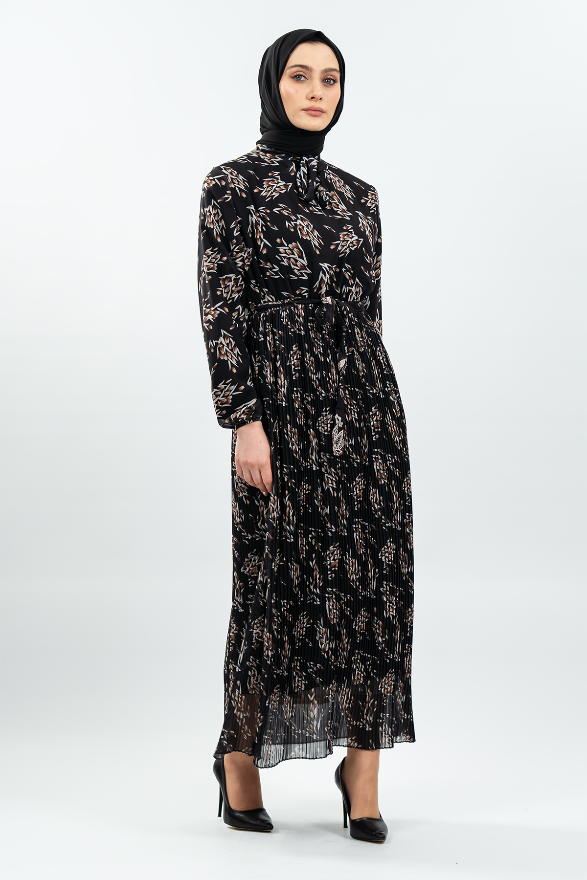 Desenli Siyah Tesettür Elbise