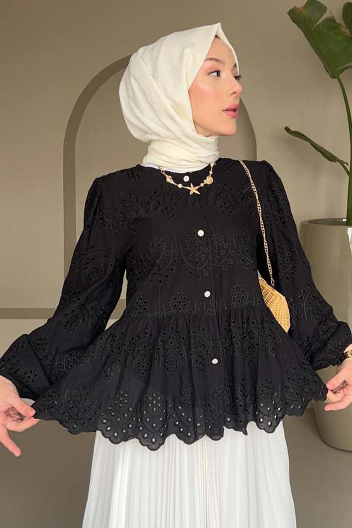 Düğme Detaylı Brode Gömlek