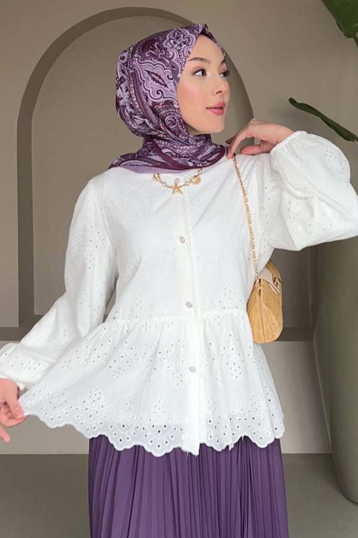 Düğme Detaylı Brode Gömlek