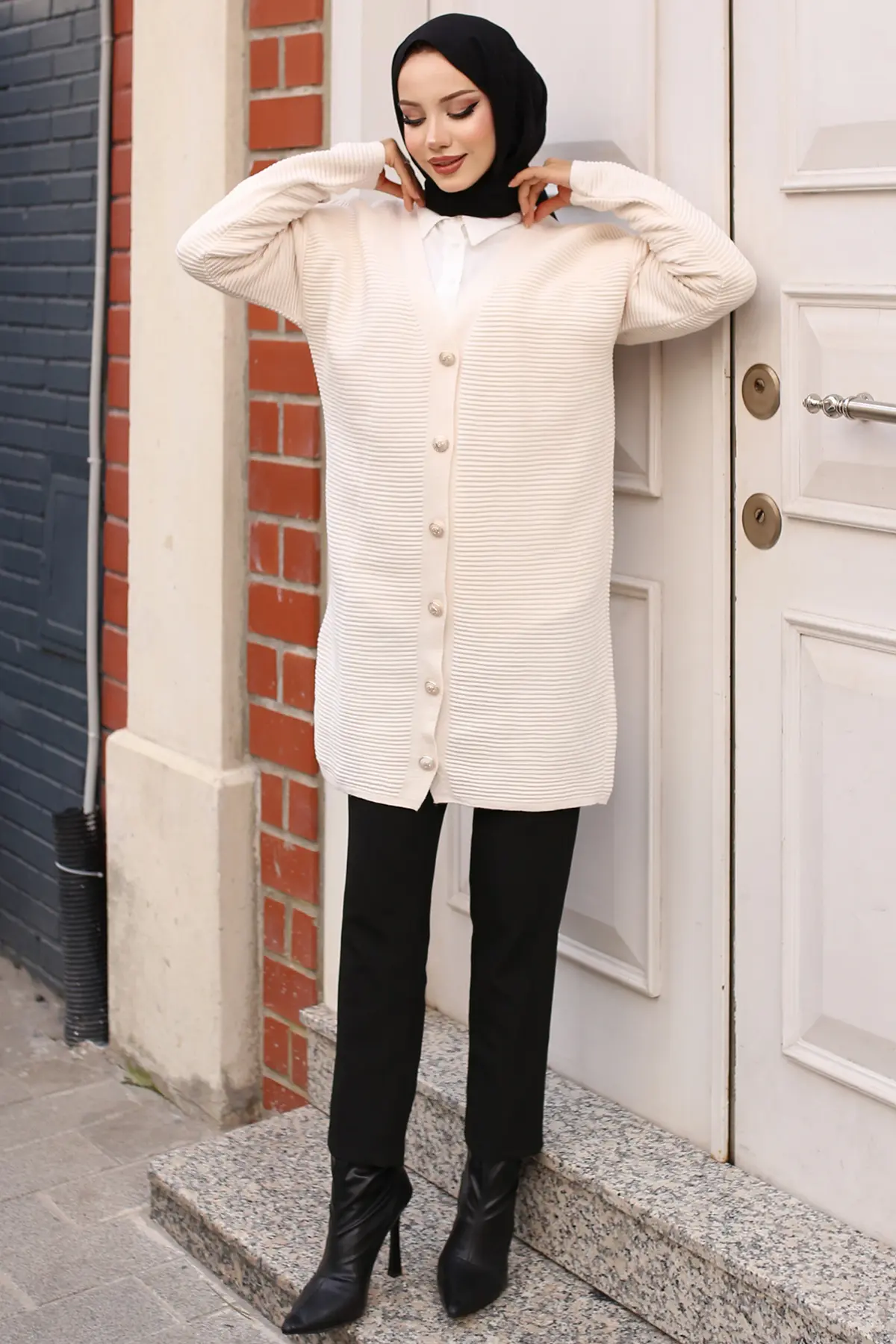 Düğme Detaylı Fitilli Hırka-detail