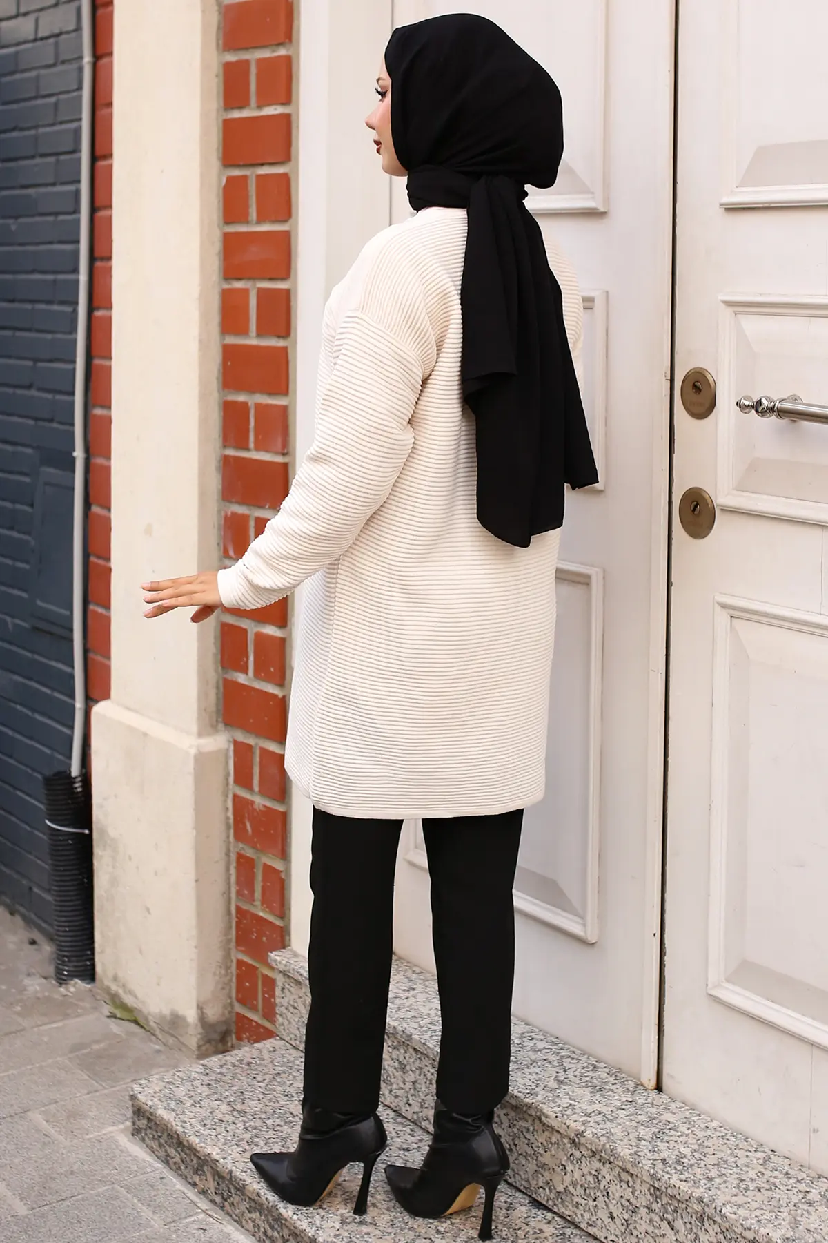 Düğme Detaylı Fitilli Hırka-detail