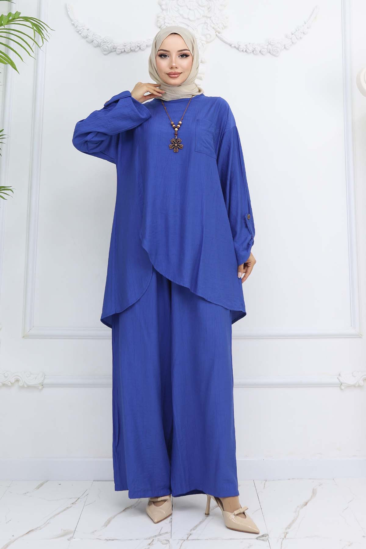 Button Detailed Necklace Two Piece Set