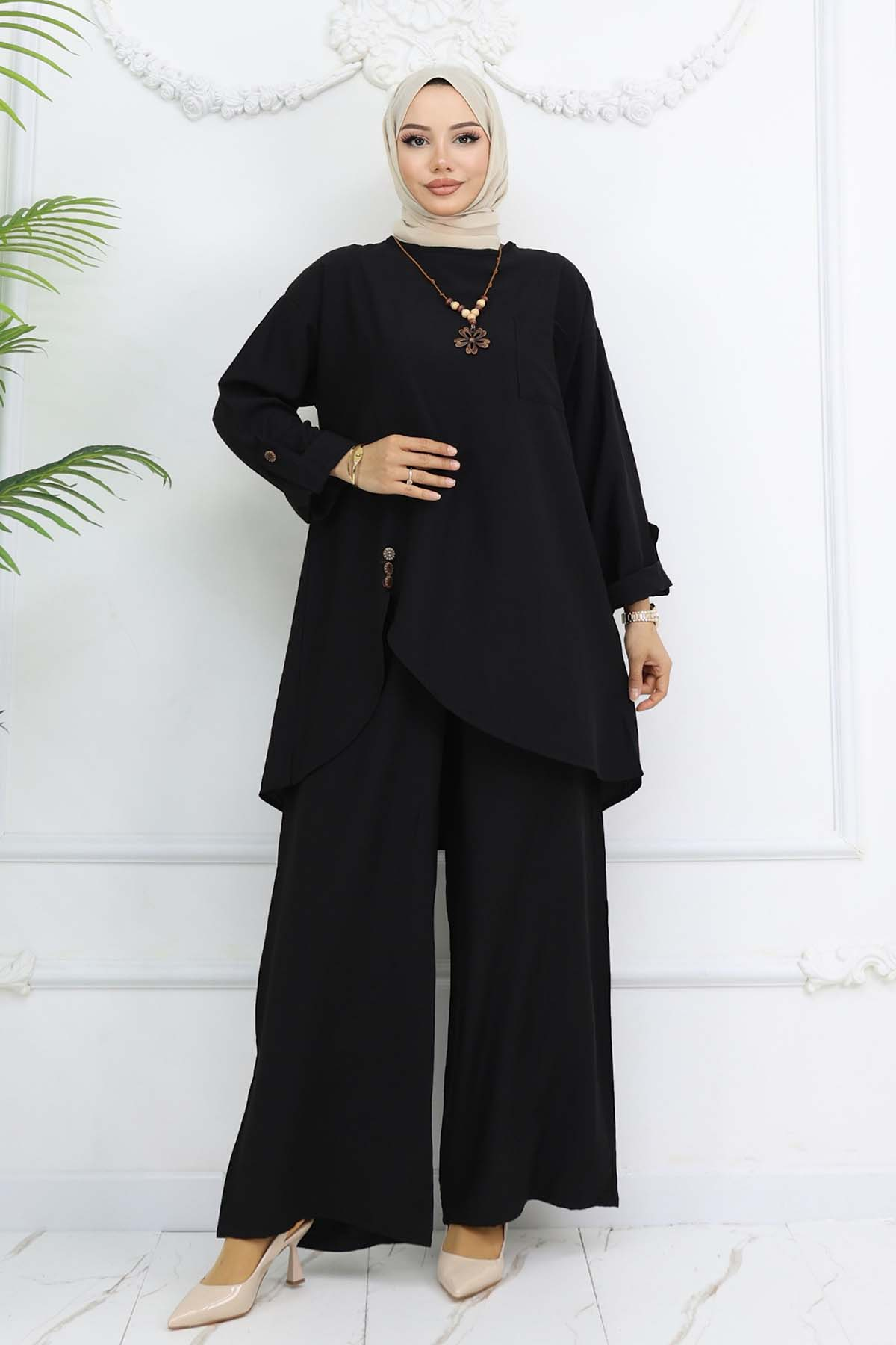 Button Detailed Necklace Two Piece Set