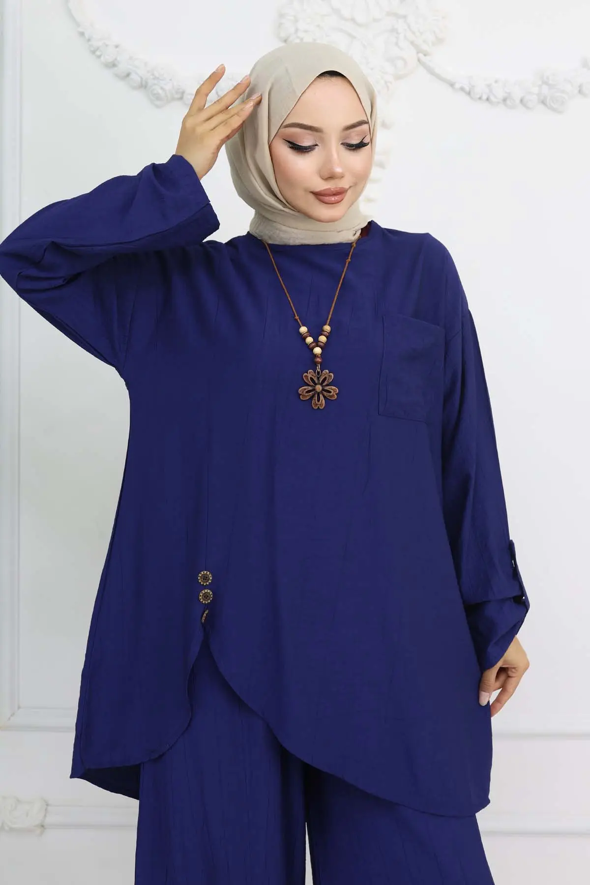 Button Detailed Necklace Two Piece Set-detail