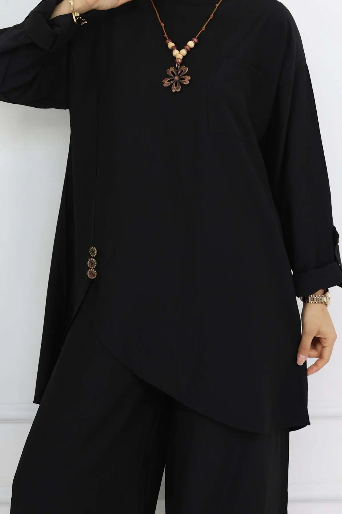 Button Detailed Necklace Two Piece Set-detail