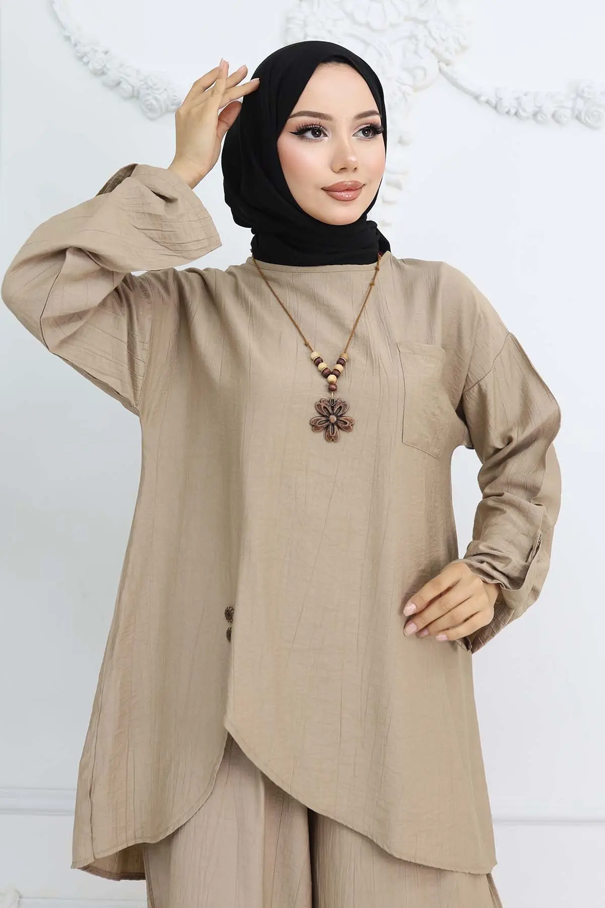 Düğme Detaylı Kolyeli İkili Takım Vizon 4782-detail