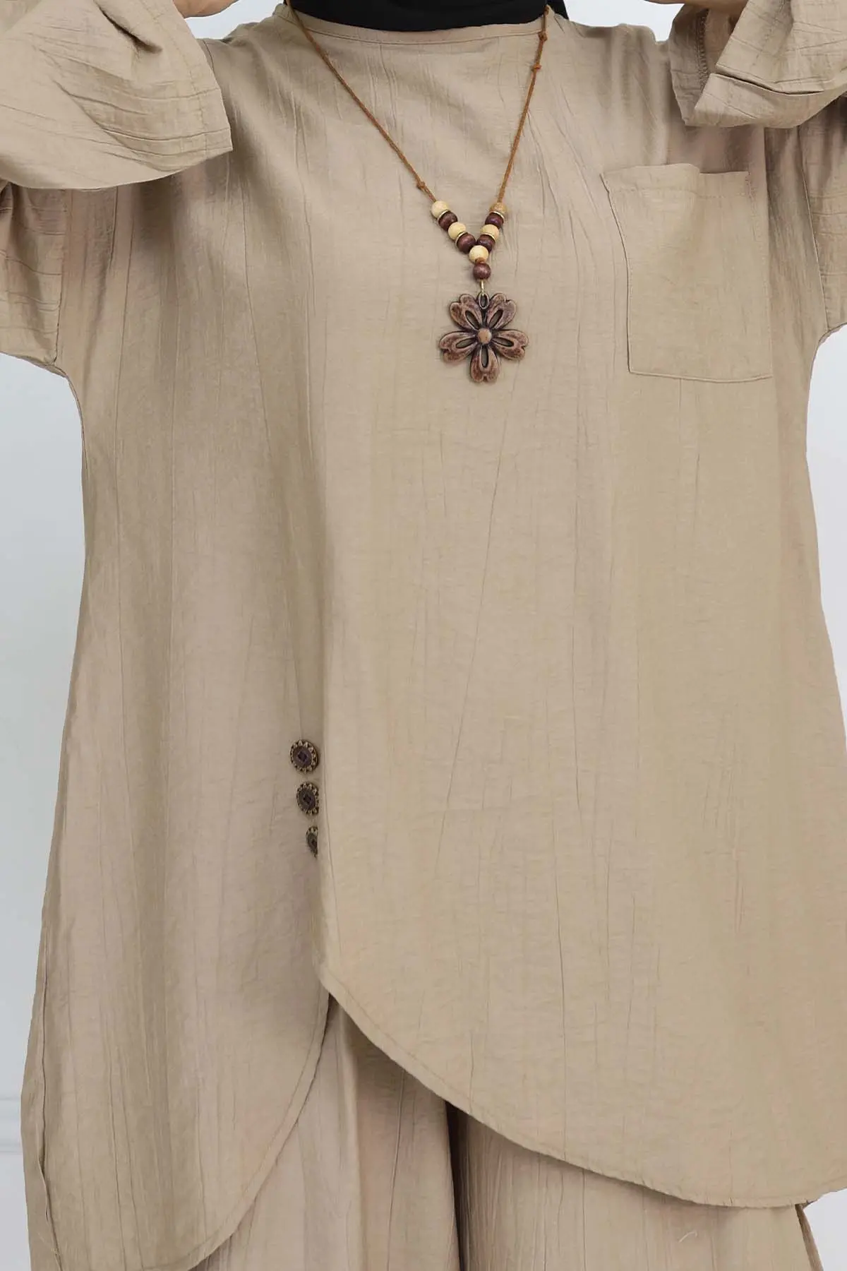 Düğme Detaylı Kolyeli İkili Takım Vizon 4782-detail