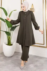 Button Detailed Hijab Suit