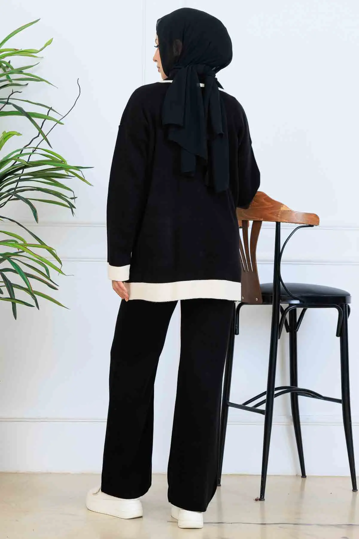 Düğmeli Çizgi Detaylı Triko Takım-detail