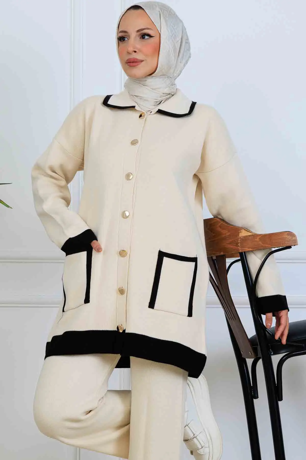 Düğmeli Çizgi Detaylı Triko Takım-detail