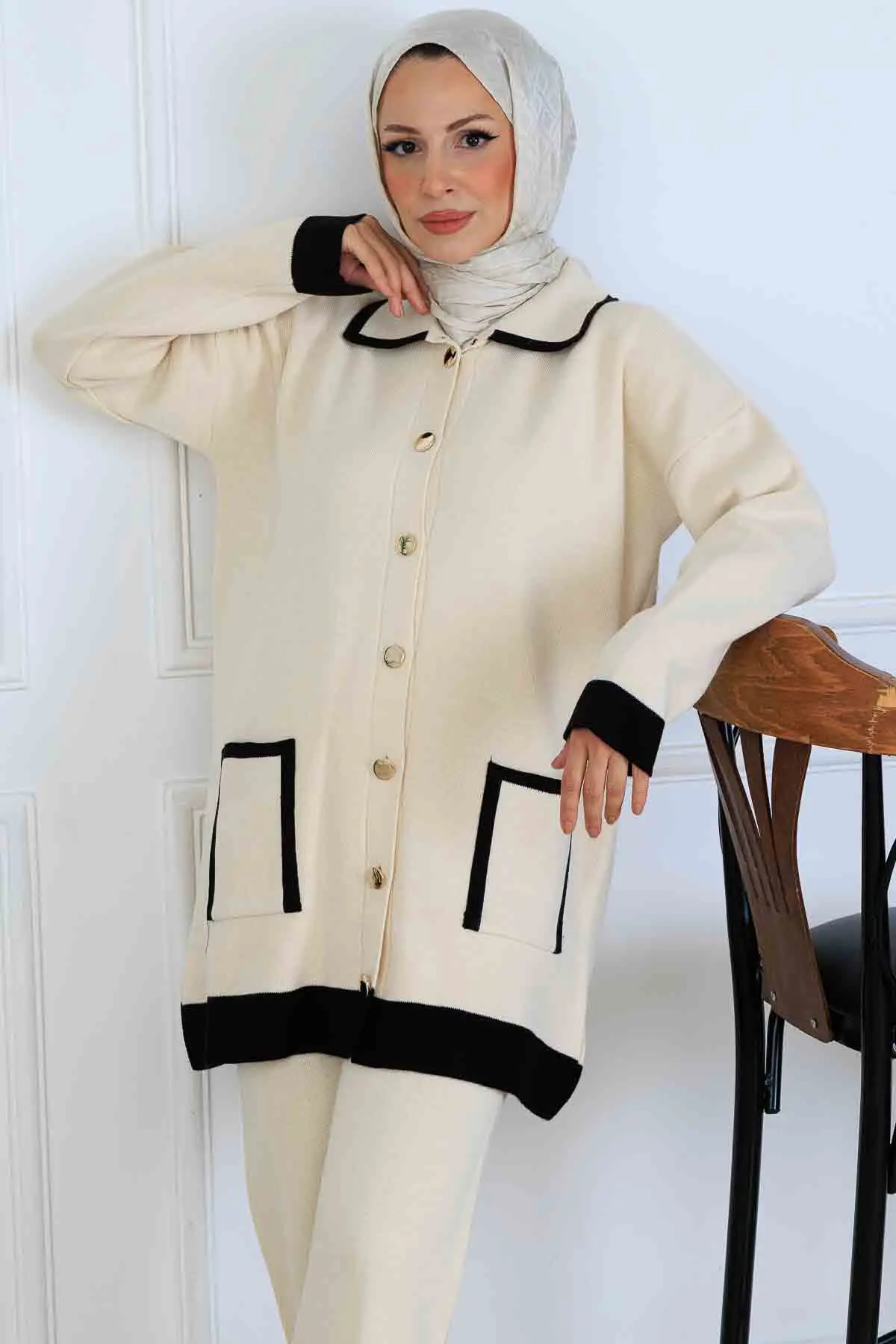 Düğmeli Çizgi Detaylı Triko Takım-detail