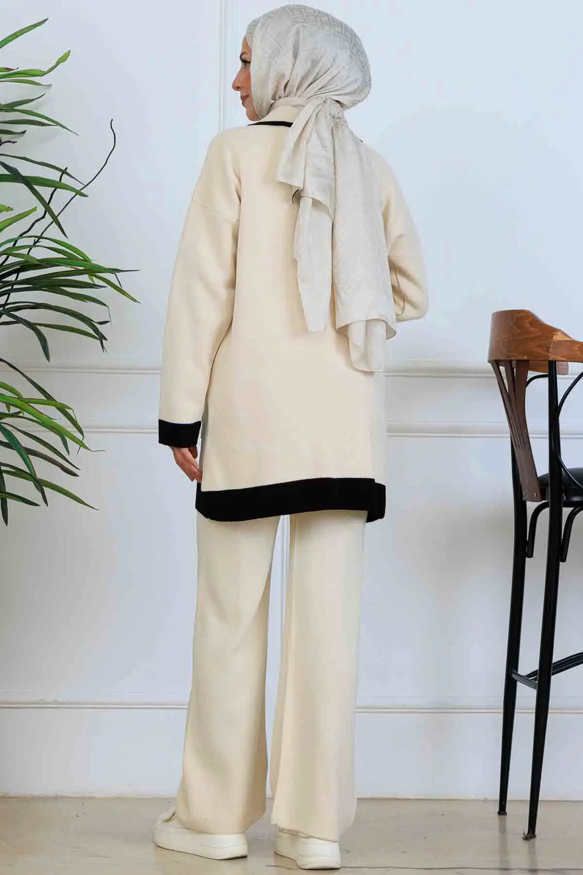 Düğmeli Çizgi Detaylı Triko Takım-detail