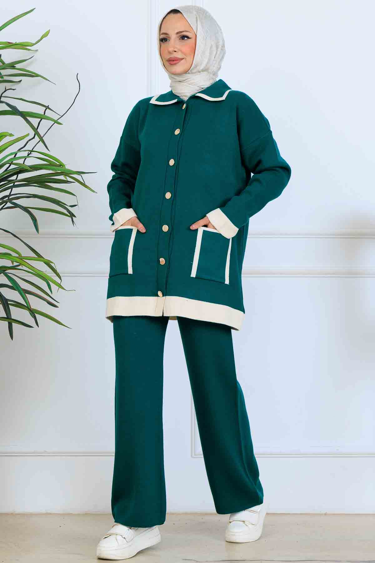 Düğmeli Çizgi Detaylı Triko Takım