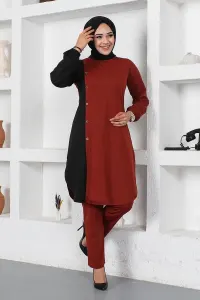 Düğmeli Iki Renkli Takım Kiremit