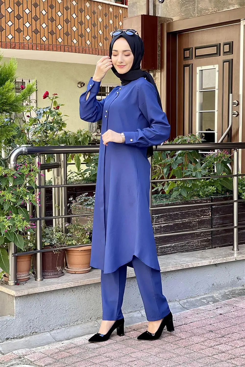 Buttoned Double Suit-detail