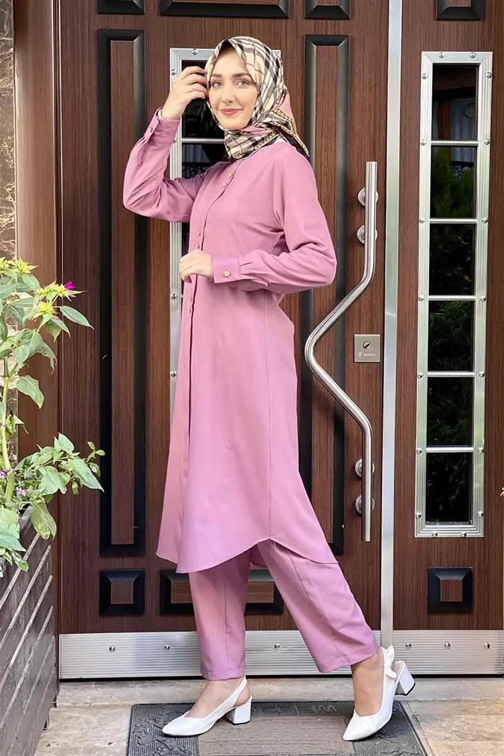 Buttoned Double Suit-detail