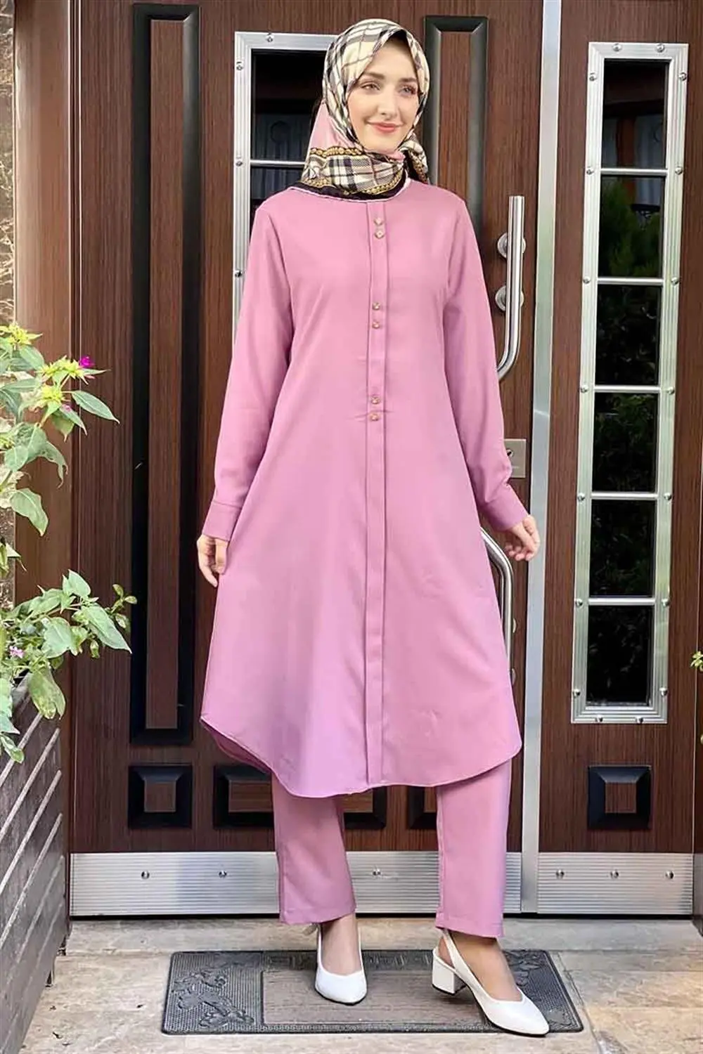 Buttoned Double Suit-detail