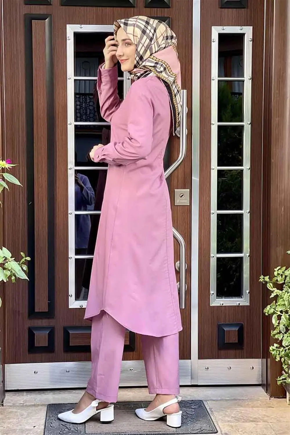 Buttoned Double Suit-detail