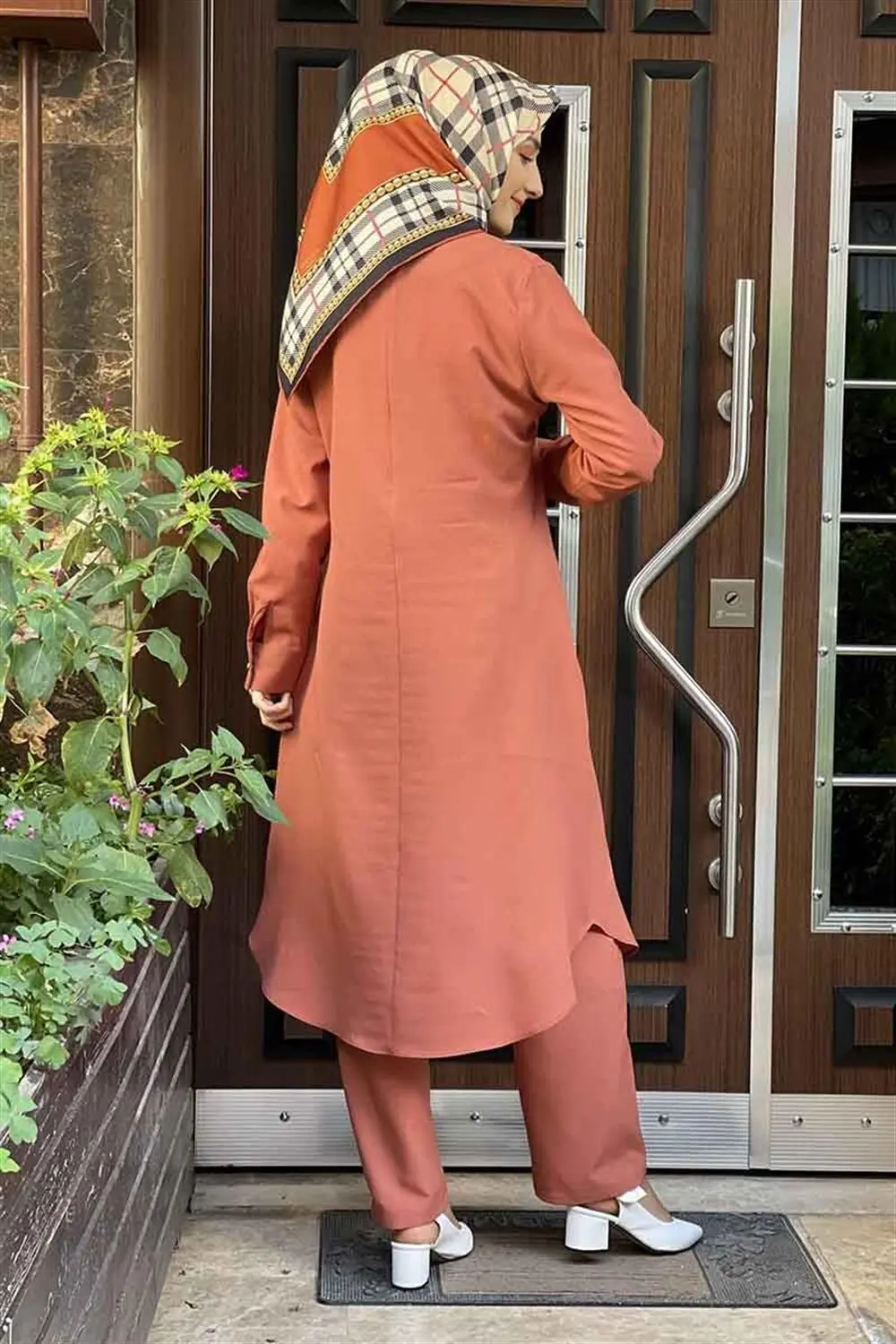 Buttoned Double Suit-detail