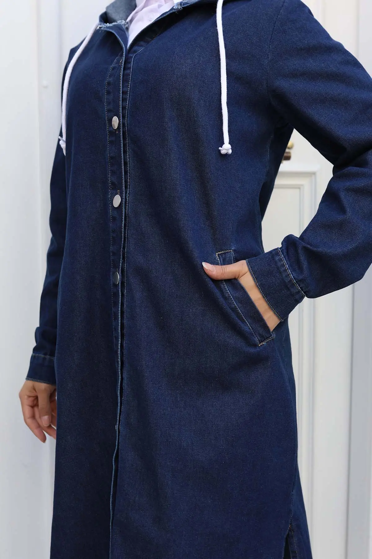 Buttoned Denim Cap-detail