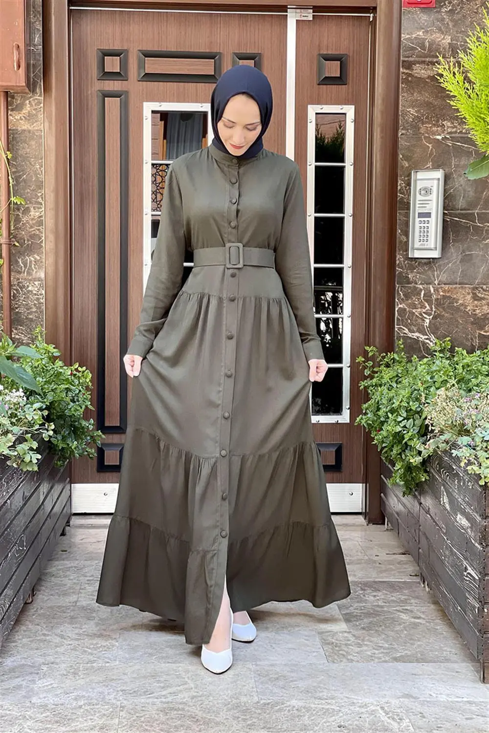 Buttoned Hijab Dress-detail