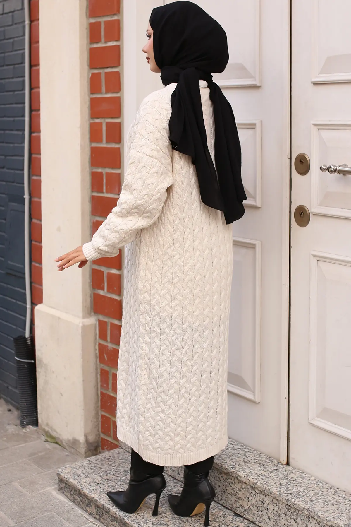 Düğmeli Uzun Triko Hırka-detail