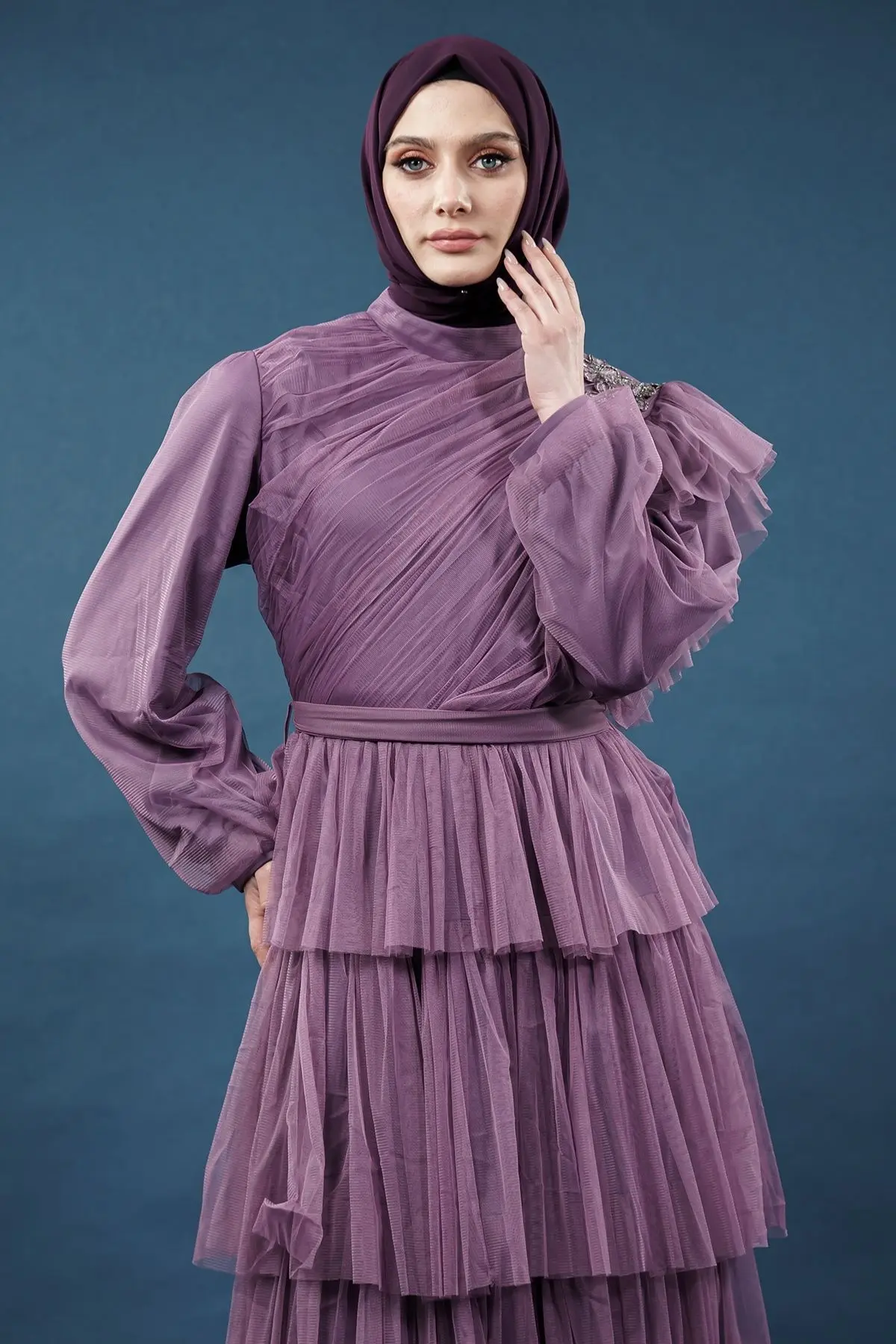 Eteği Kat Detaylı Lila Tesettür Abiye-detail