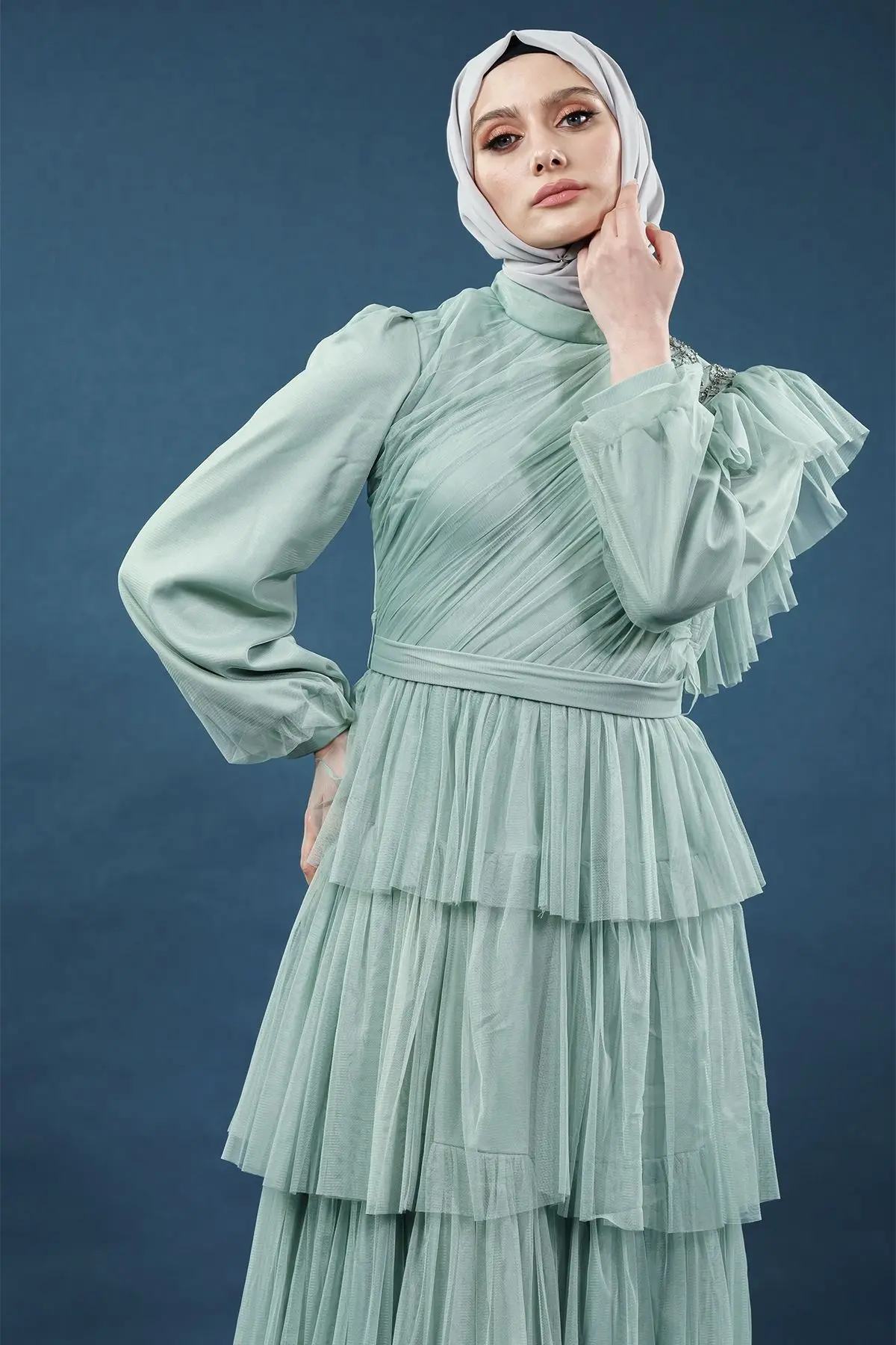 Eteği Kat Detaylı Mint Tesettür Elbise-detail