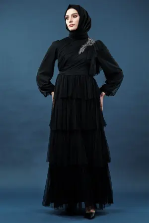Eteği Kat Detaylı Siyah Tesettür Elbise