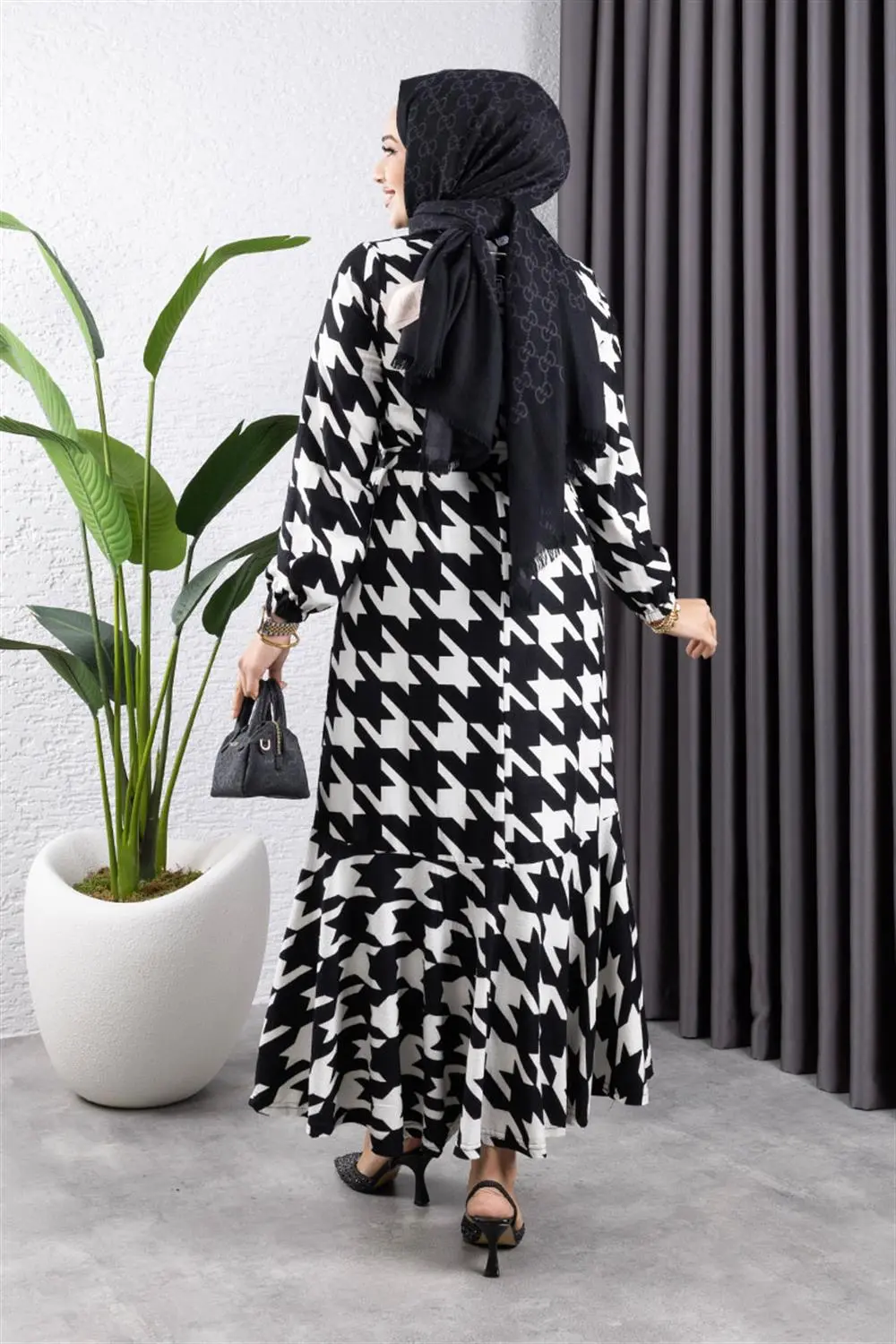 Eteği Volanlı Desenli Elbise-detail