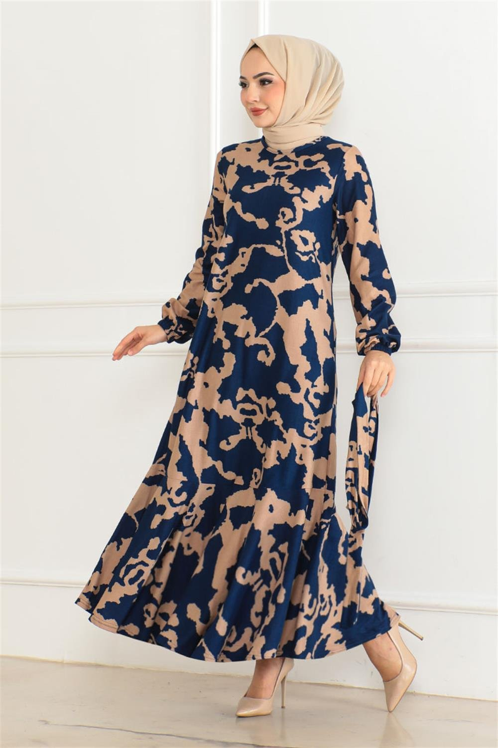 Eteği Volanlı Desenli Elbise