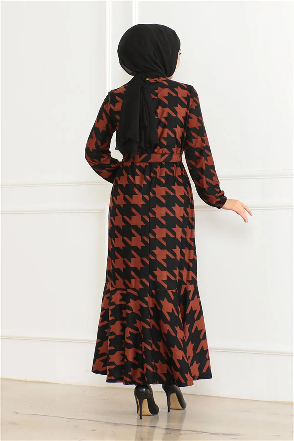 Patterned Dress With Flounce Skirt-detail