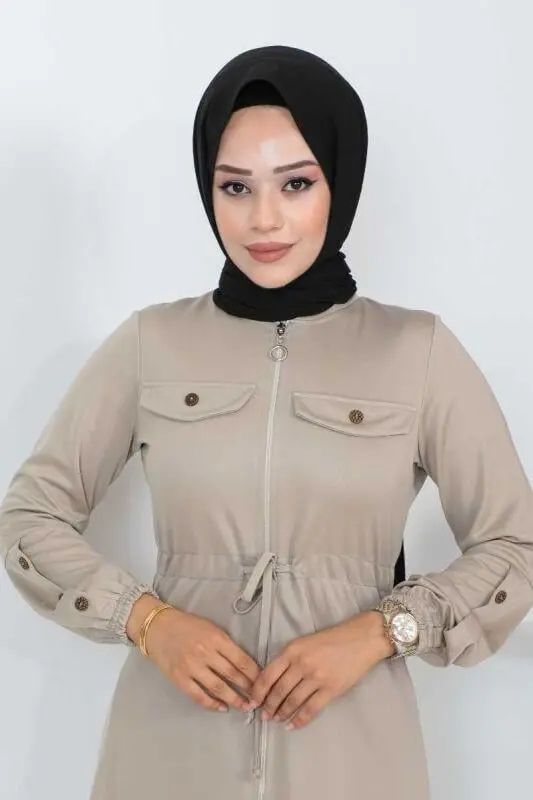 Zippered Sports Cape-detail