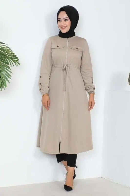 Zippered Sports Cape-detail